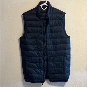 Men's Black Swiss Tech Puffer Vest